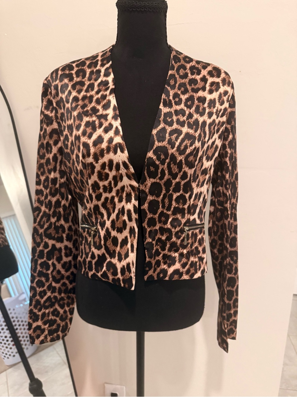 Xtaren Leopard-Print Open Blazer in Brown and Black
